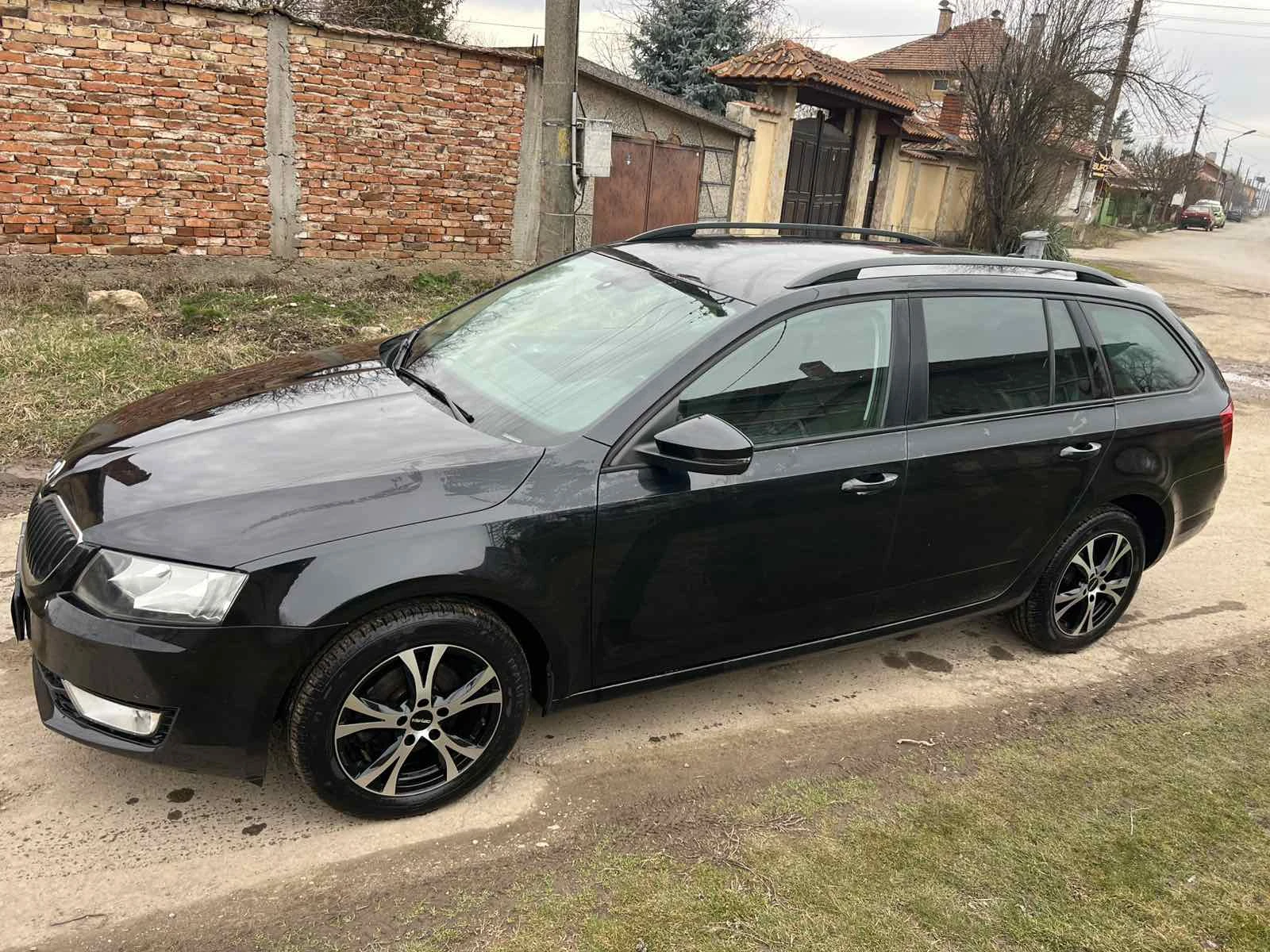 Skoda Octavia 1.6 TDI Ambition 105кс комби EURO 5 - изображение 3