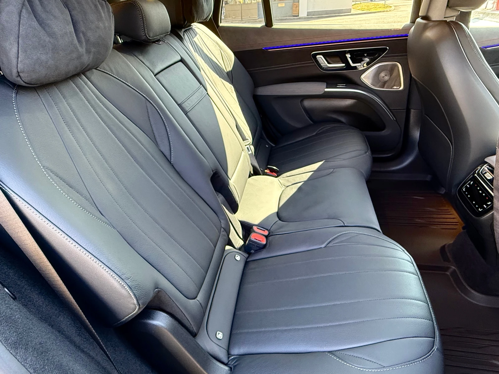 Mercedes-Benz EQS 500 SUV AMG 4Matic, снимка 10 - Автомобили и джипове - 53758489