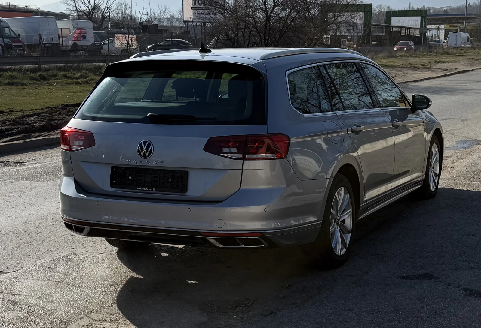 VW Passat 2.0TDI 150kc R_Line DSG 2021, снимка 7 - Автомобили и джипове - 53838672