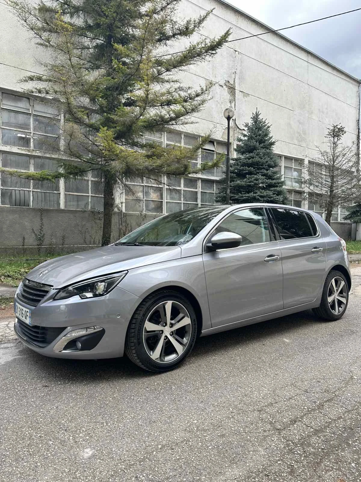 Peugeot 308 1.6HDi* ПАНОРАМА, снимка 3 - Автомобили и джипове - 54193936