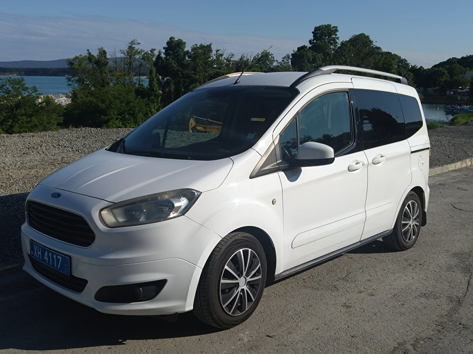 Ford Courier Пътнически 