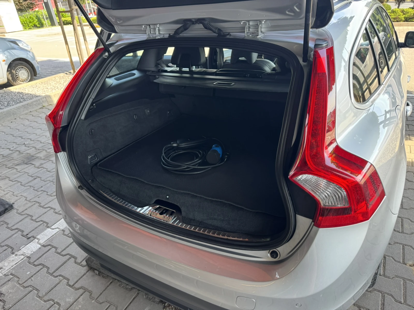 Volvo V60 D6 AWD Polestar, снимка 13 - Автомобили и джипове - 54823827