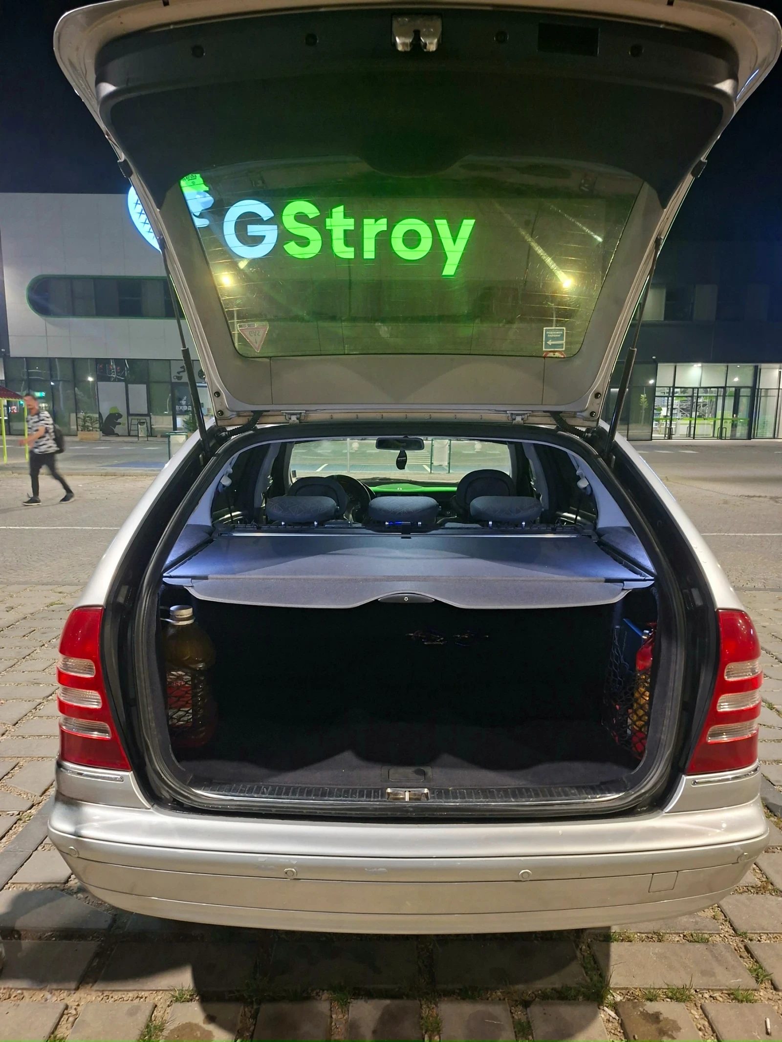 Mercedes-Benz C 180, снимка 11 - Автомобили и джипове - 54986445