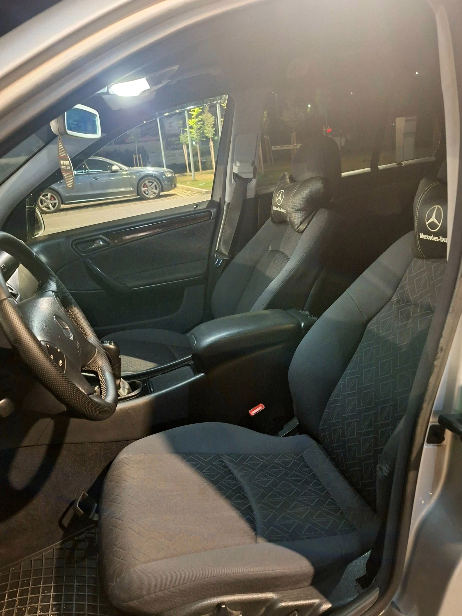 Mercedes-Benz C 180, снимка 7 - Автомобили и джипове - 54986445