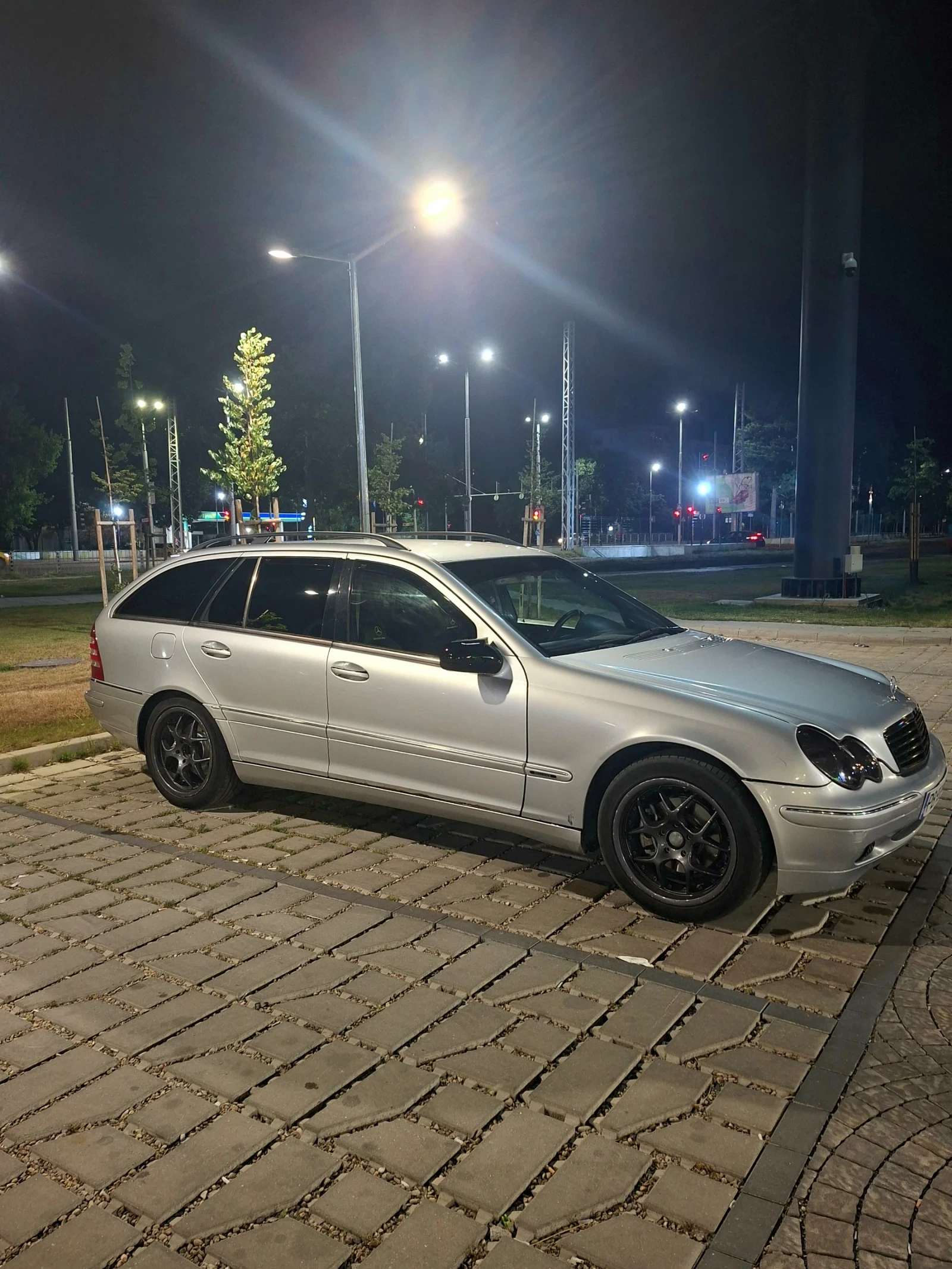 Mercedes-Benz C 180, снимка 2 - Автомобили и джипове - 54986445