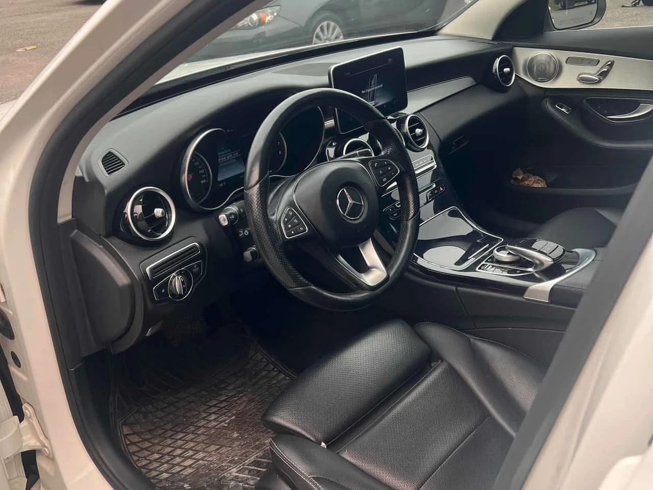 Mercedes-Benz C 300 * CARFAX * ОПЦИЯ ЗА ФИНАНСИРАНЕ , снимка 5 - Автомобили и джипове - 55355728
