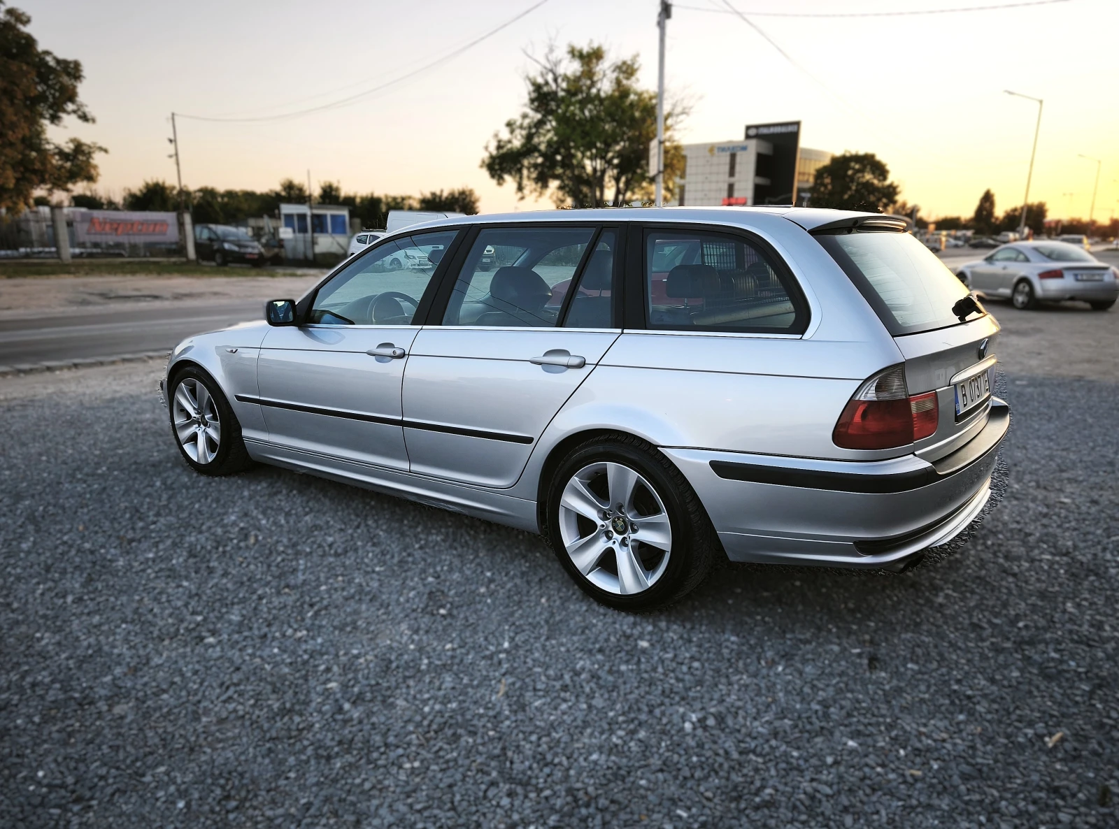 BMW 320 i - 170hp - AUTOMATIC, снимка 6 - Автомобили и джипове - 55577356