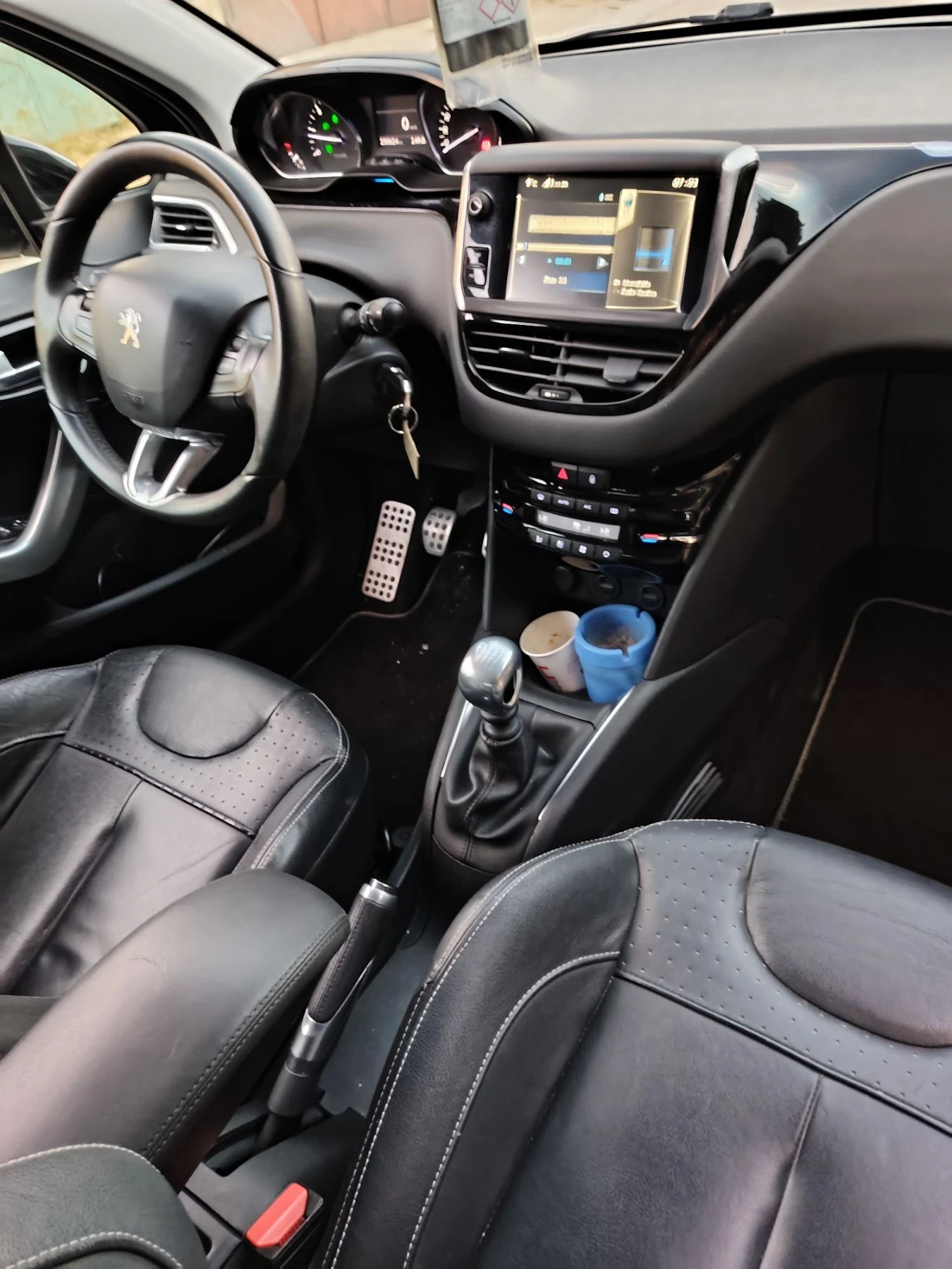 Peugeot 208 208, снимка 7 - Автомобили и джипове - 56192703