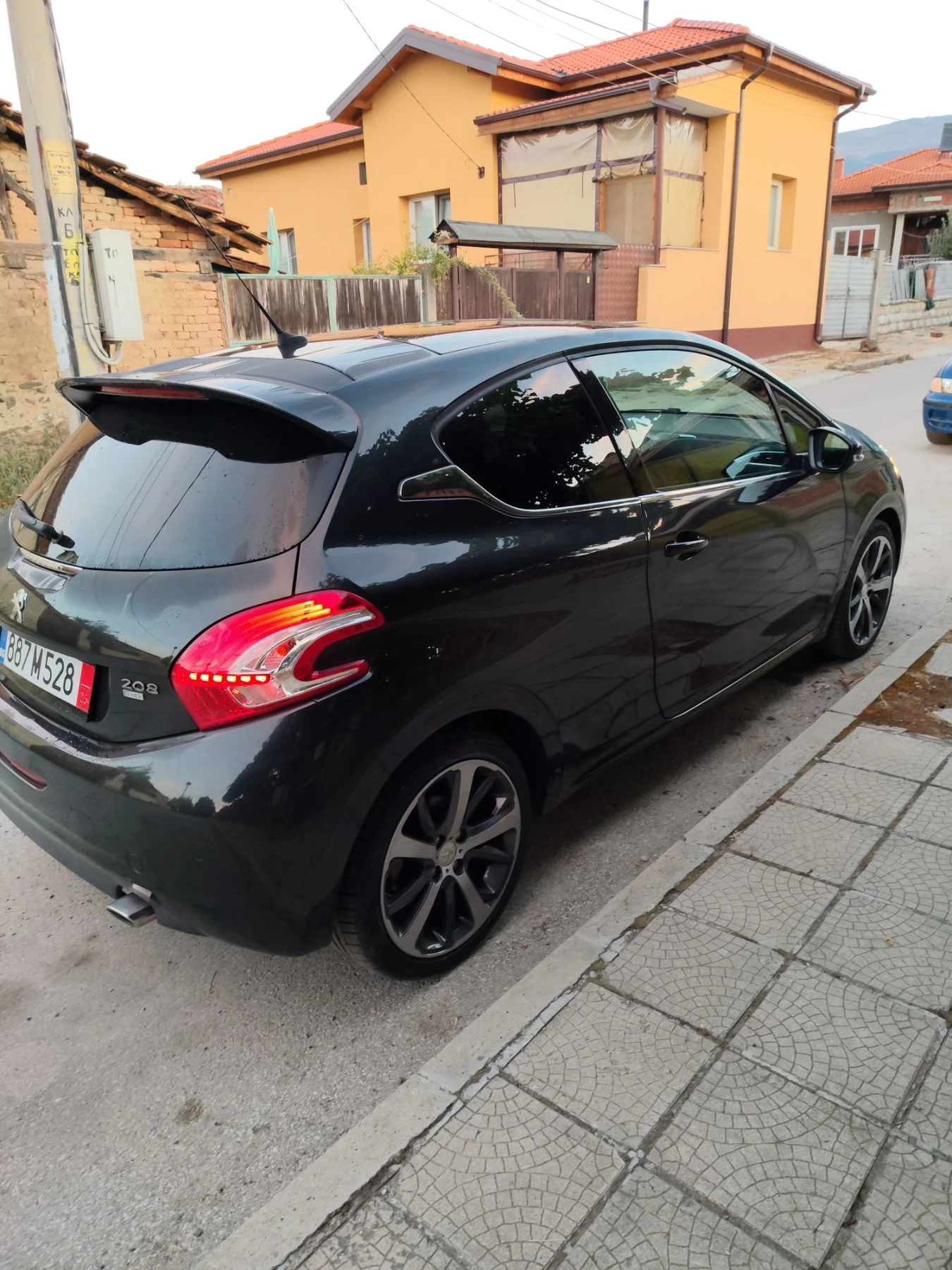 Peugeot 208 208, снимка 2 - Автомобили и джипове - 56192703