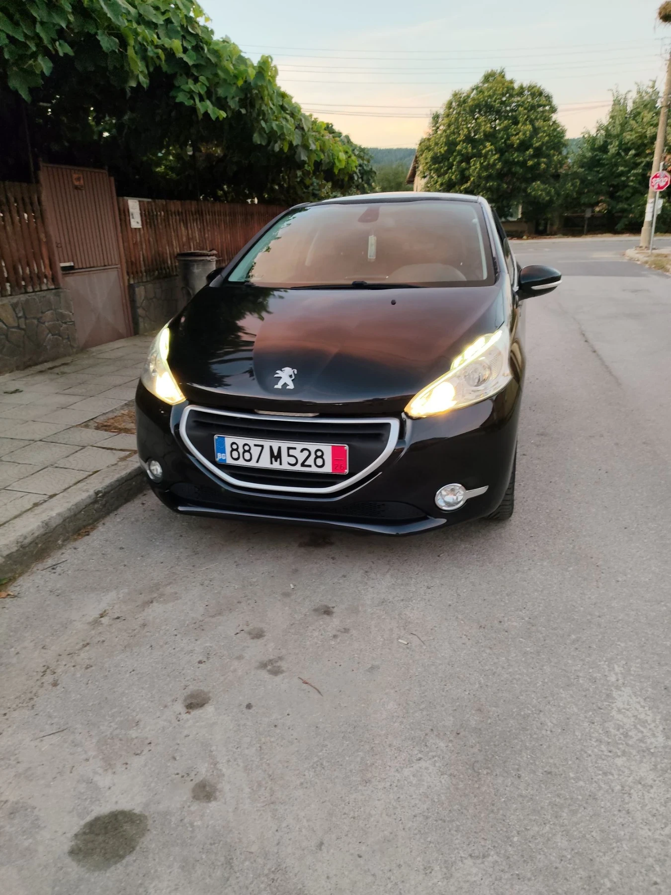 Peugeot 208 208, снимка 5 - Автомобили и джипове - 56192703