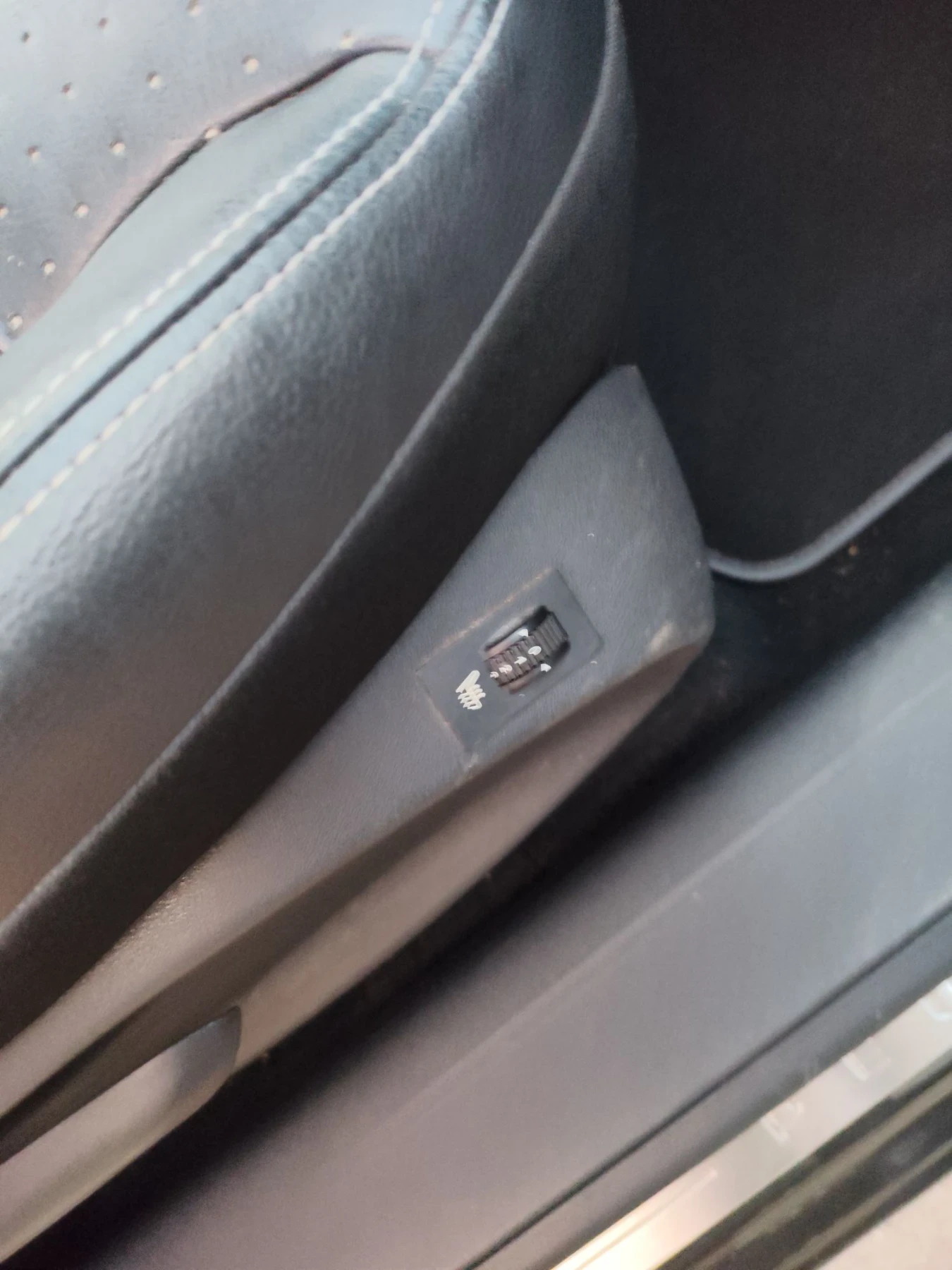 Peugeot 208 208, снимка 8 - Автомобили и джипове - 56192703