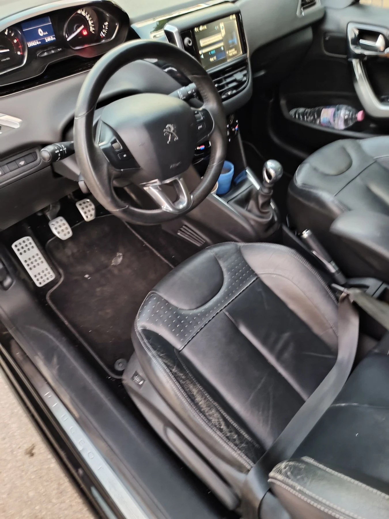 Peugeot 208 208, снимка 14 - Автомобили и джипове - 56192703