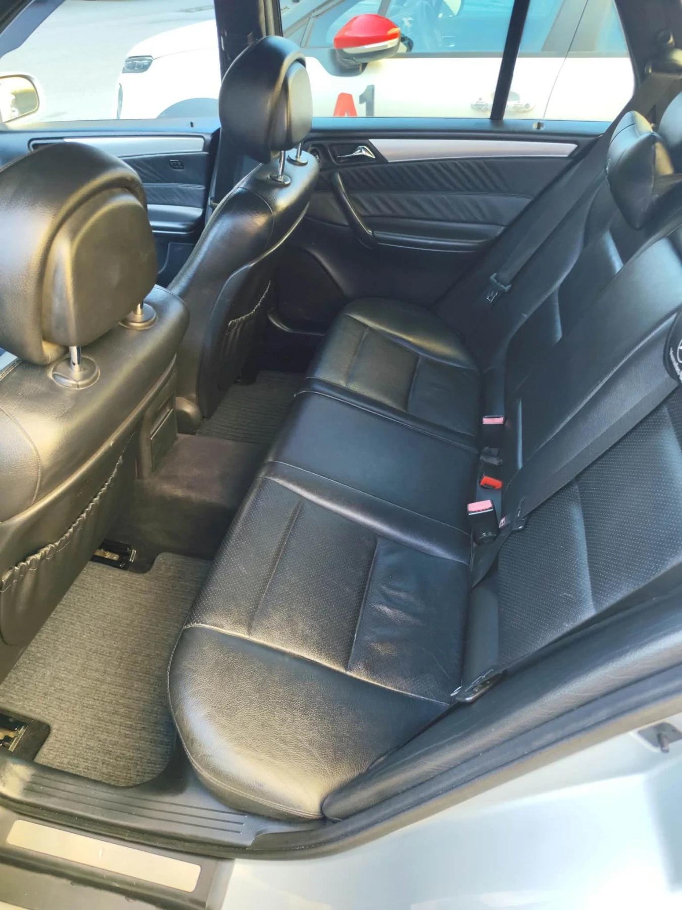 Mercedes-Benz C 320, снимка 7 - Автомобили и джипове - 56304596