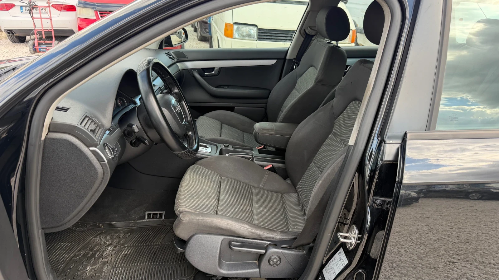 Audi A4 2.0TDI АВТОМАТИК, снимка 8 - Автомобили и джипове - 56335868