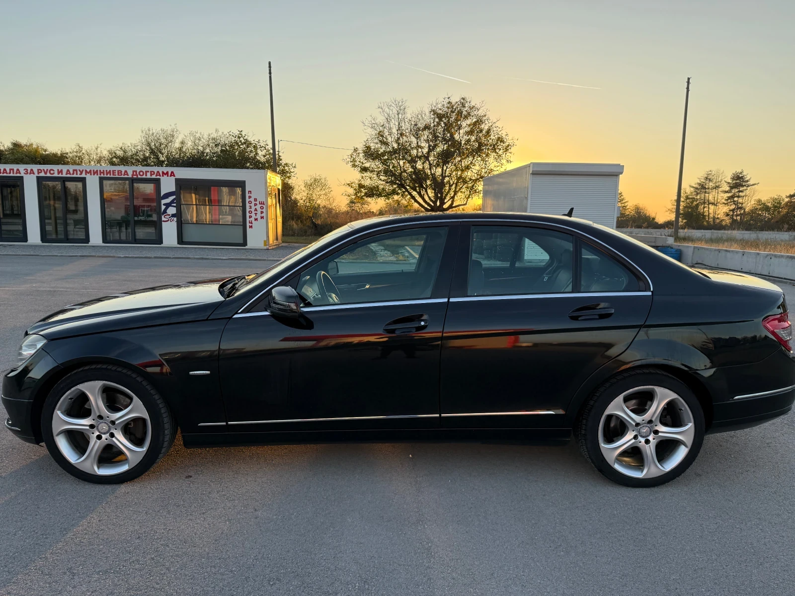 Mercedes-Benz C 350, снимка 6 - Автомобили и джипове - 56600915