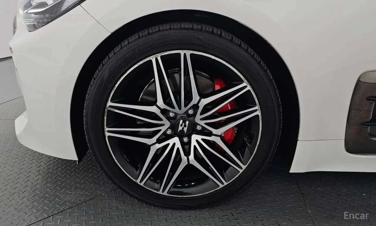 Kia Stinger, снимка 5 - Автомобили и джипове - 56726839
