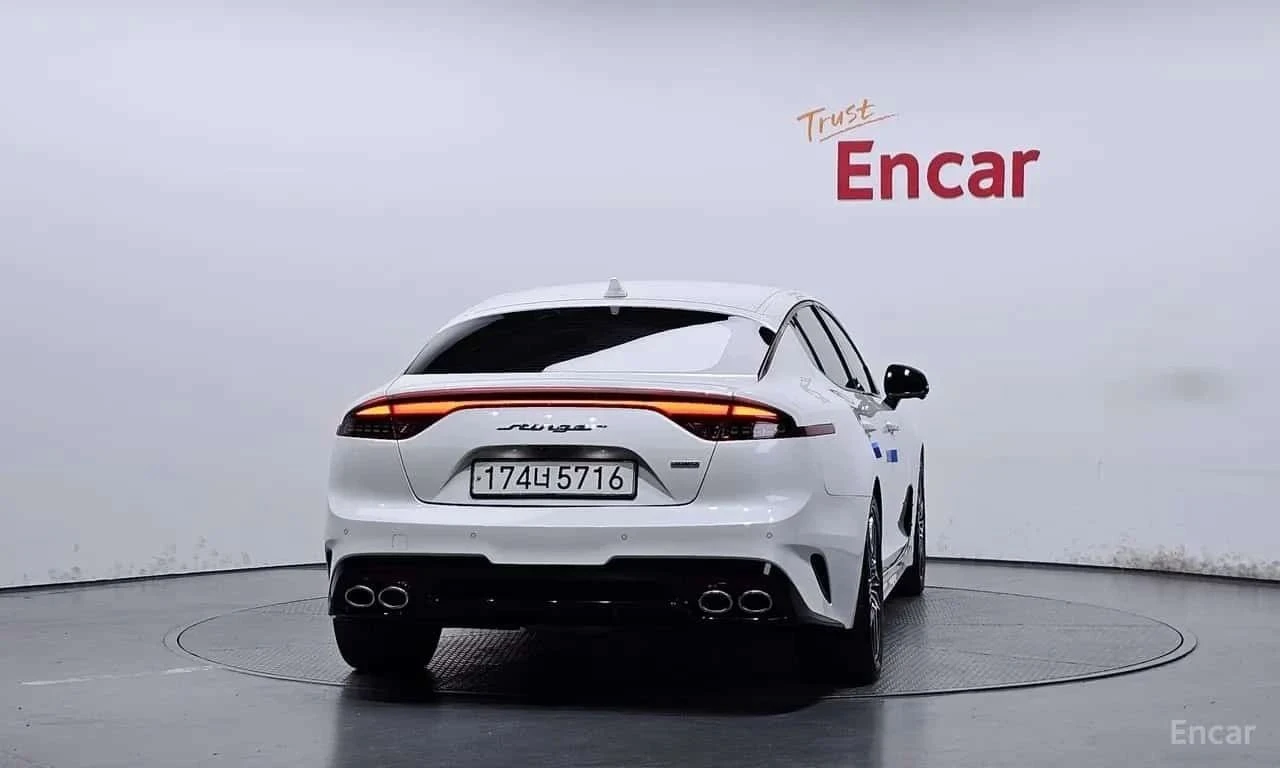 Kia Stinger, снимка 4 - Автомобили и джипове - 56726839