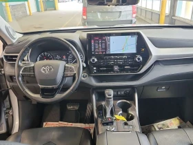 Toyota Highlander PLATINUM /ПОДГРЕВ/ПАНО/HUD/CARFAX/ФИНАНСИРАНЕ, снимка 9