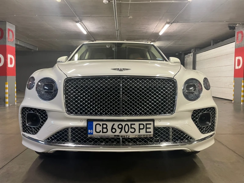 Bentley Bentayga 4.0/V8/4WD/PANO/HEAD-UP/НАЛИЧЕН!!!, снимка 3 - Автомобили и джипове - 48500940