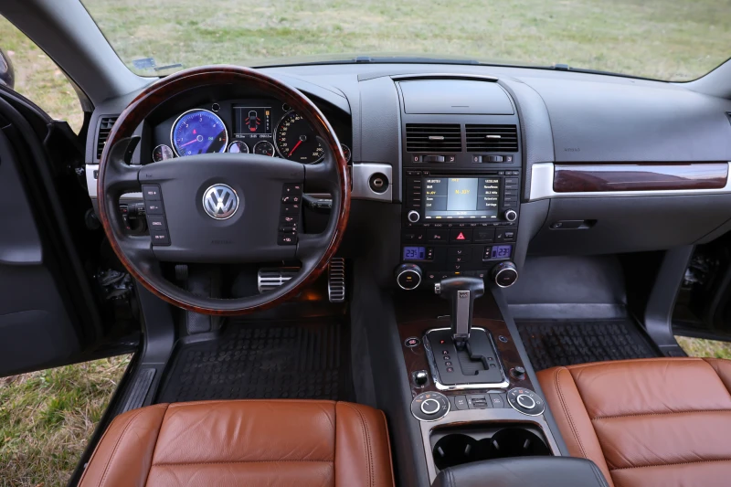 VW Touareg 5.0 TDI V10, снимка 11 - Автомобили и джипове - 52777401