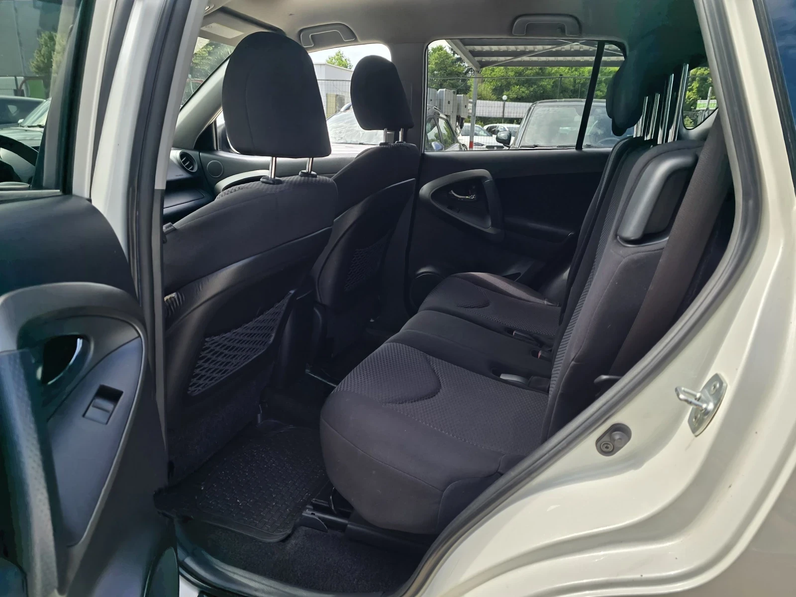 Toyota Rav4 2.2D 150к.с Топ състояние , снимка 12 - Автомобили и джипове - 53894478