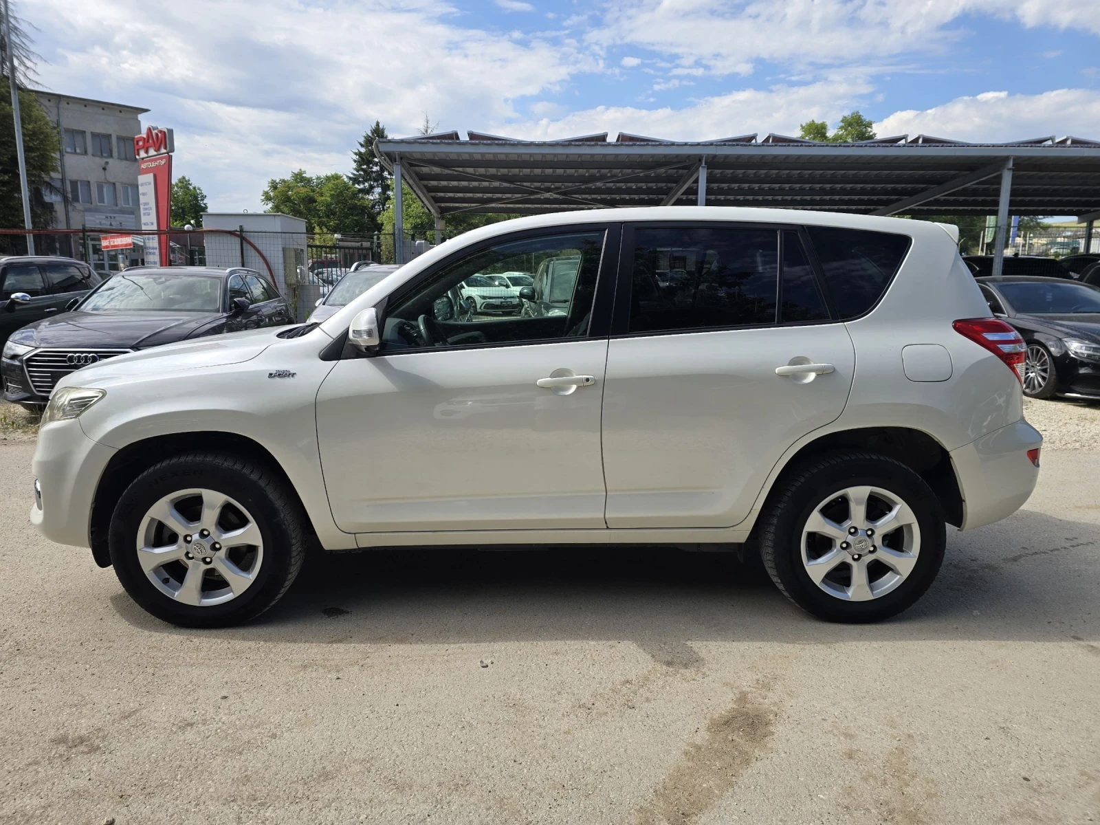 Toyota Rav4 2.2D 150к.с Топ състояние , снимка 7 - Автомобили и джипове - 53894478