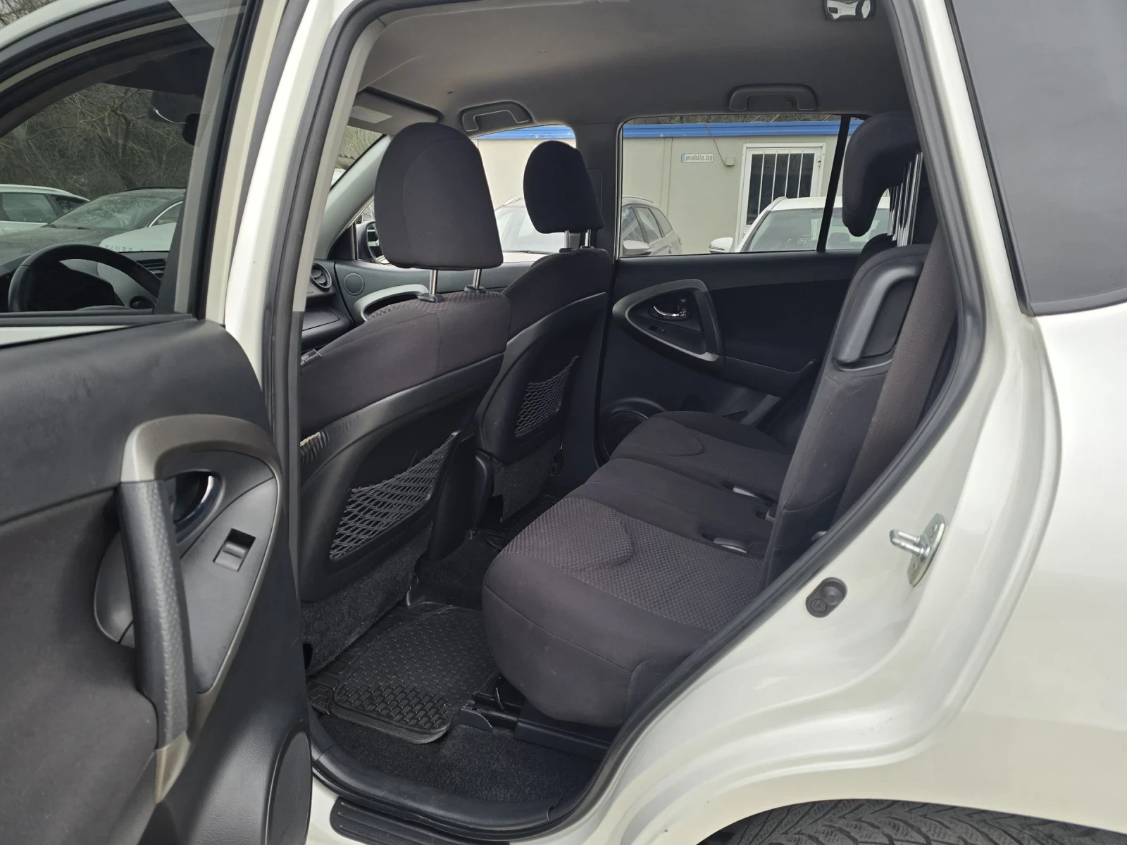 Toyota Rav4 2.2D 150к.с Топ състояние , снимка 11 - Автомобили и джипове - 53894478