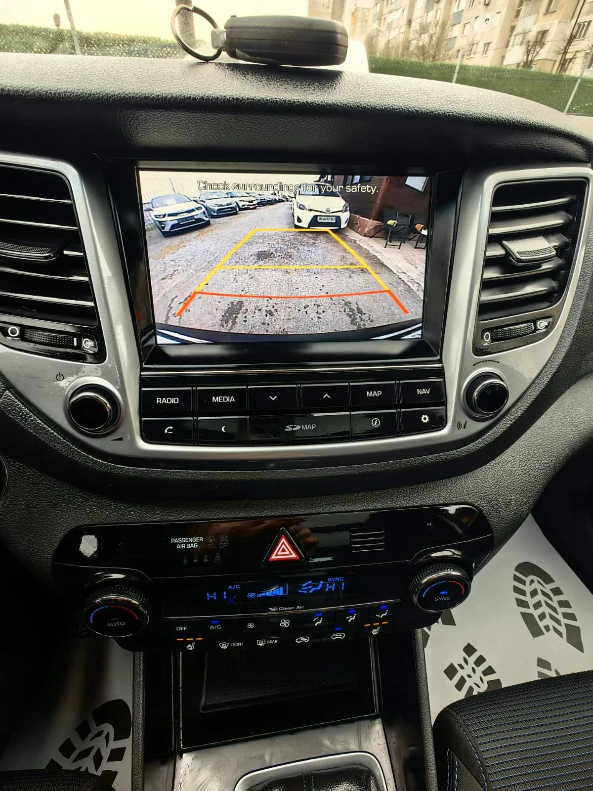 Hyundai Tucson 1.7 CRDI 1.7CRDI LINE-ASSIST/KEYLESS/NAVI, снимка 17 - Автомобили и джипове - 54164132