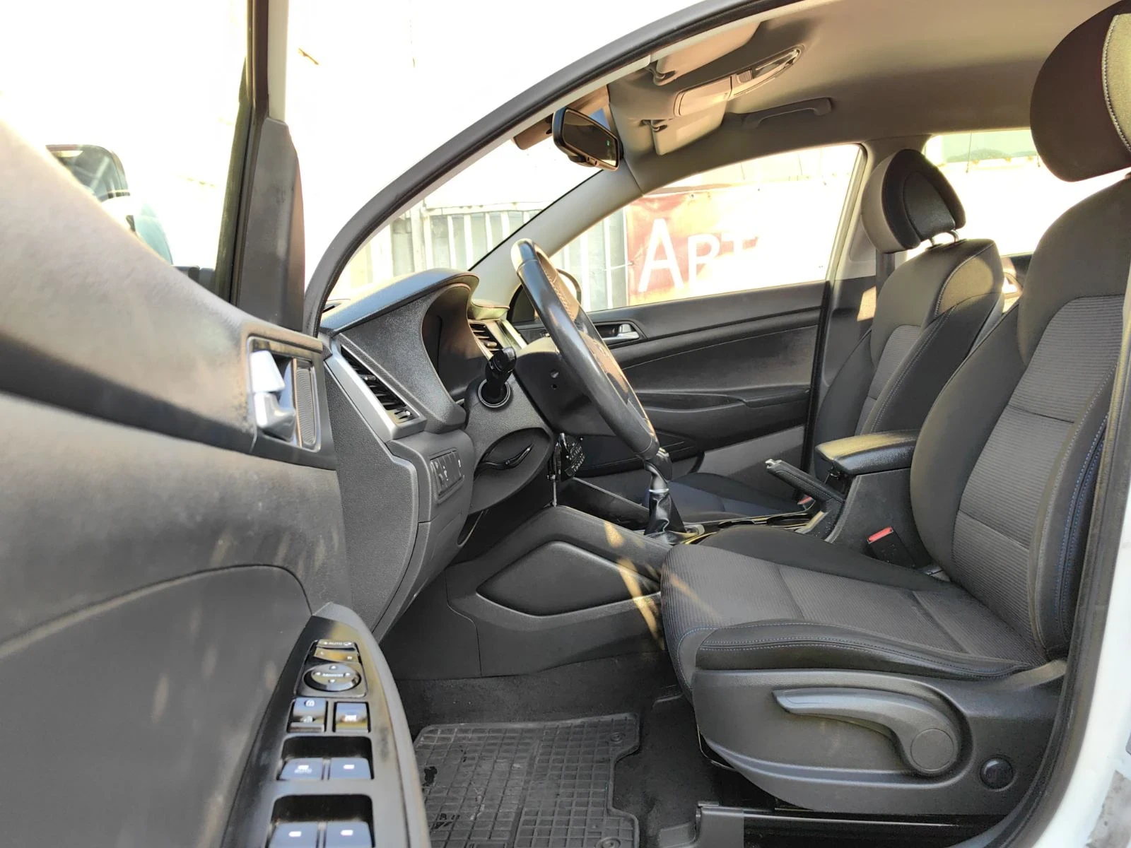 Hyundai Tucson 1.6 LPG, снимка 10 - Автомобили и джипове - 54164132