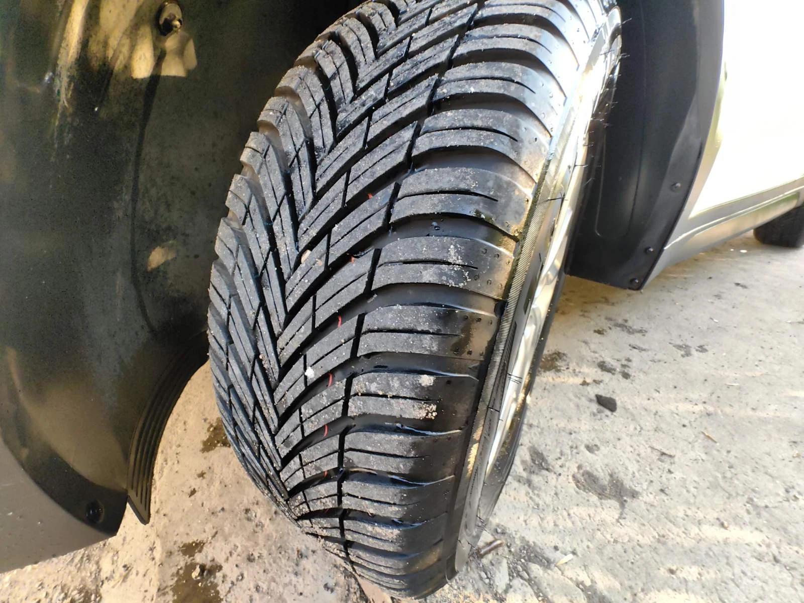 Hyundai Tucson 1.6 LPG, снимка 14 - Автомобили и джипове - 54164132