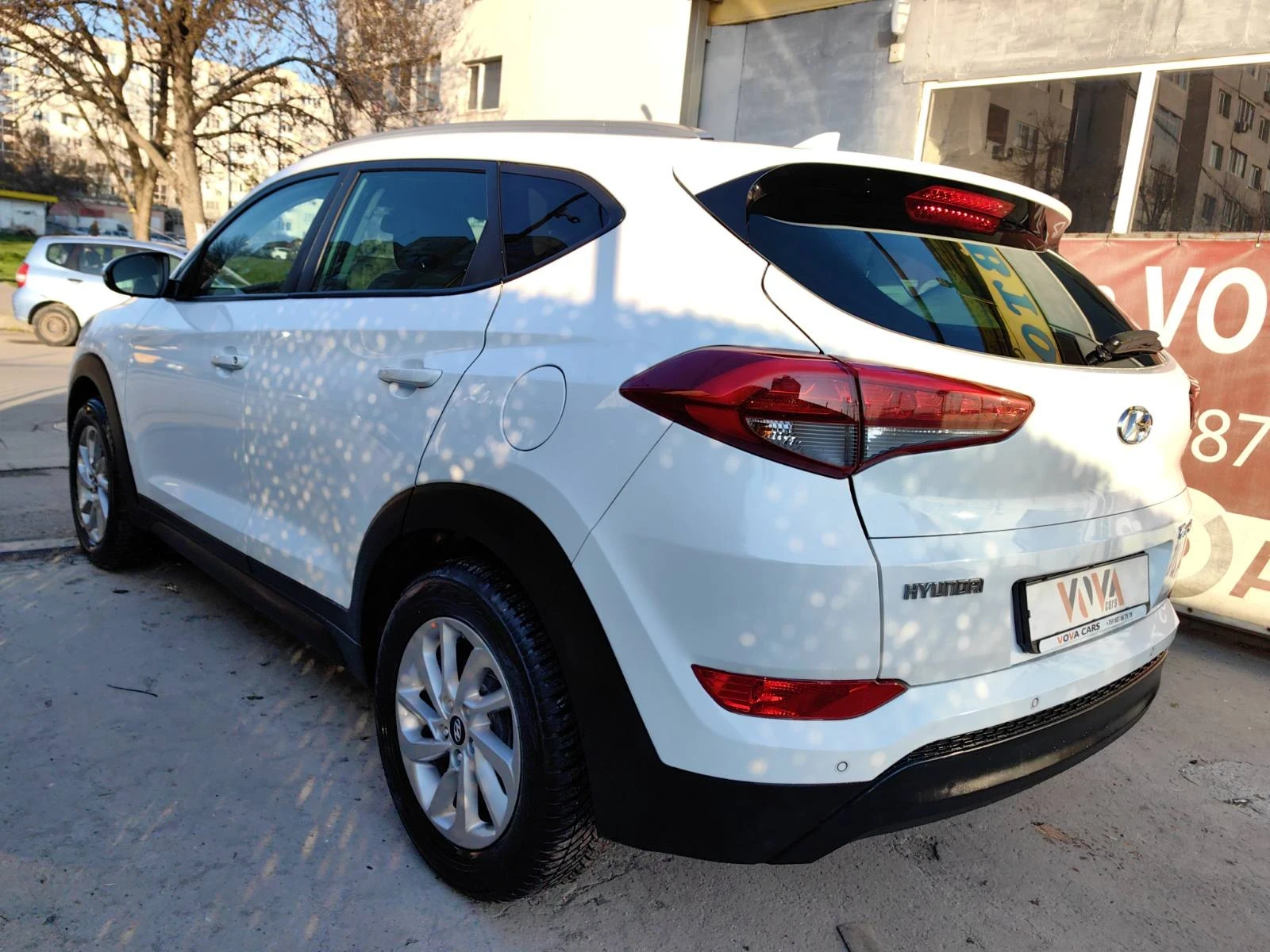 Hyundai Tucson 1.6 LPG, снимка 4 - Автомобили и джипове - 54164132