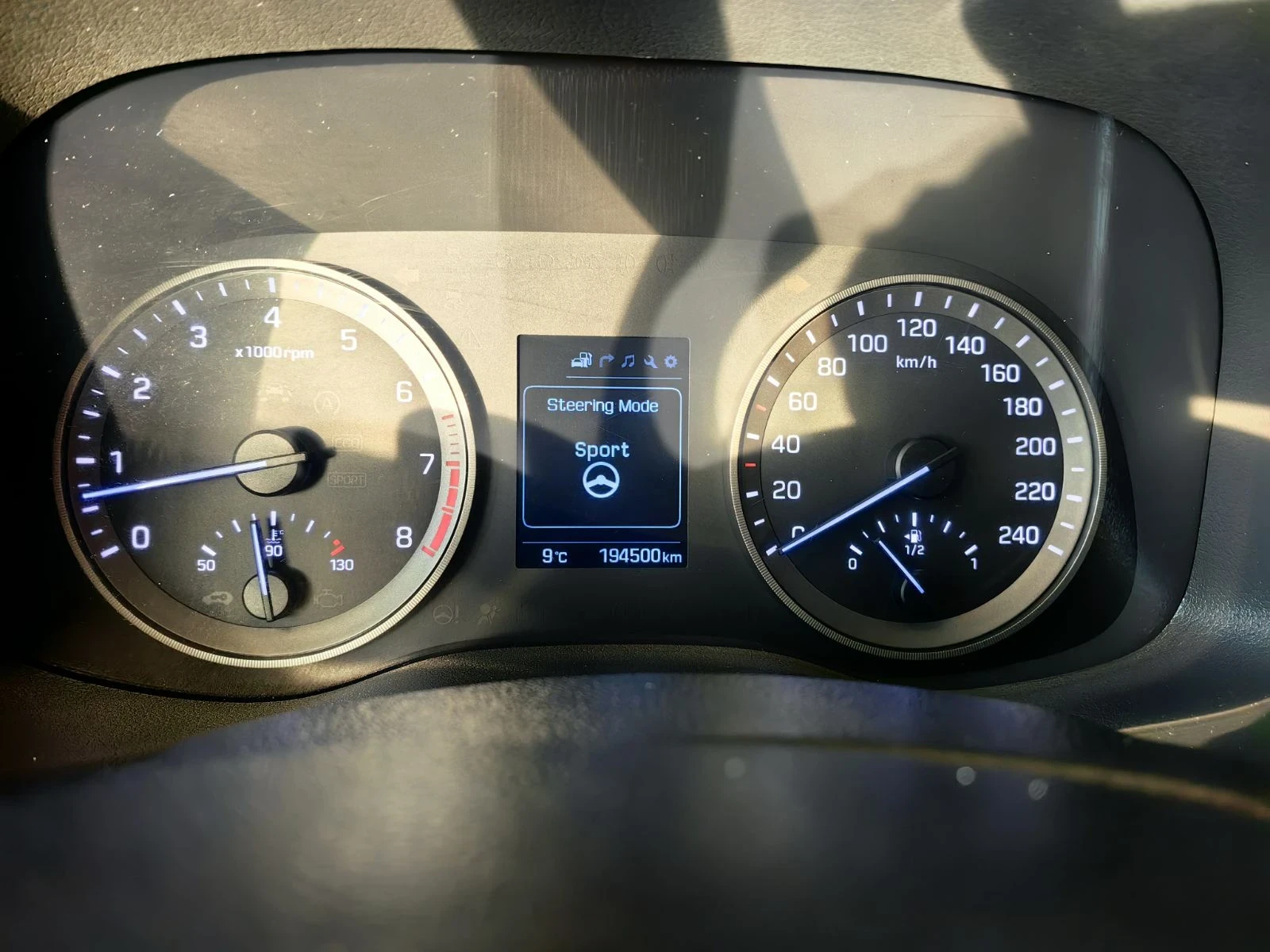 Hyundai Tucson 1.6 LPG, снимка 16 - Автомобили и джипове - 54164132