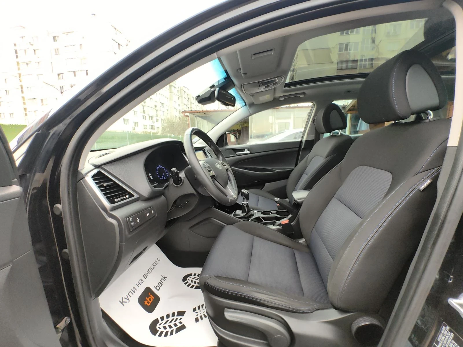 Hyundai Tucson 1.7 CRDI 1.7CRDI LINE-ASSIST/KEYLESS/NAVI, снимка 12 - Автомобили и джипове - 54164132