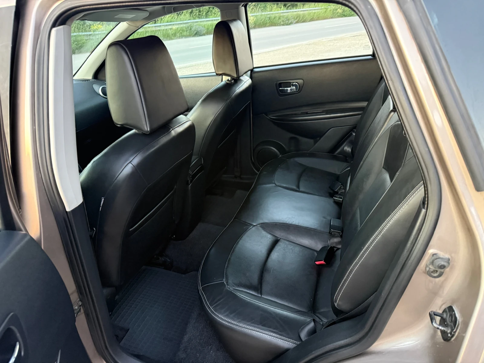 Nissan Qashqai 2.0 DCI 150 к.с 4х4, снимка 10 - Автомобили и джипове - 54719653