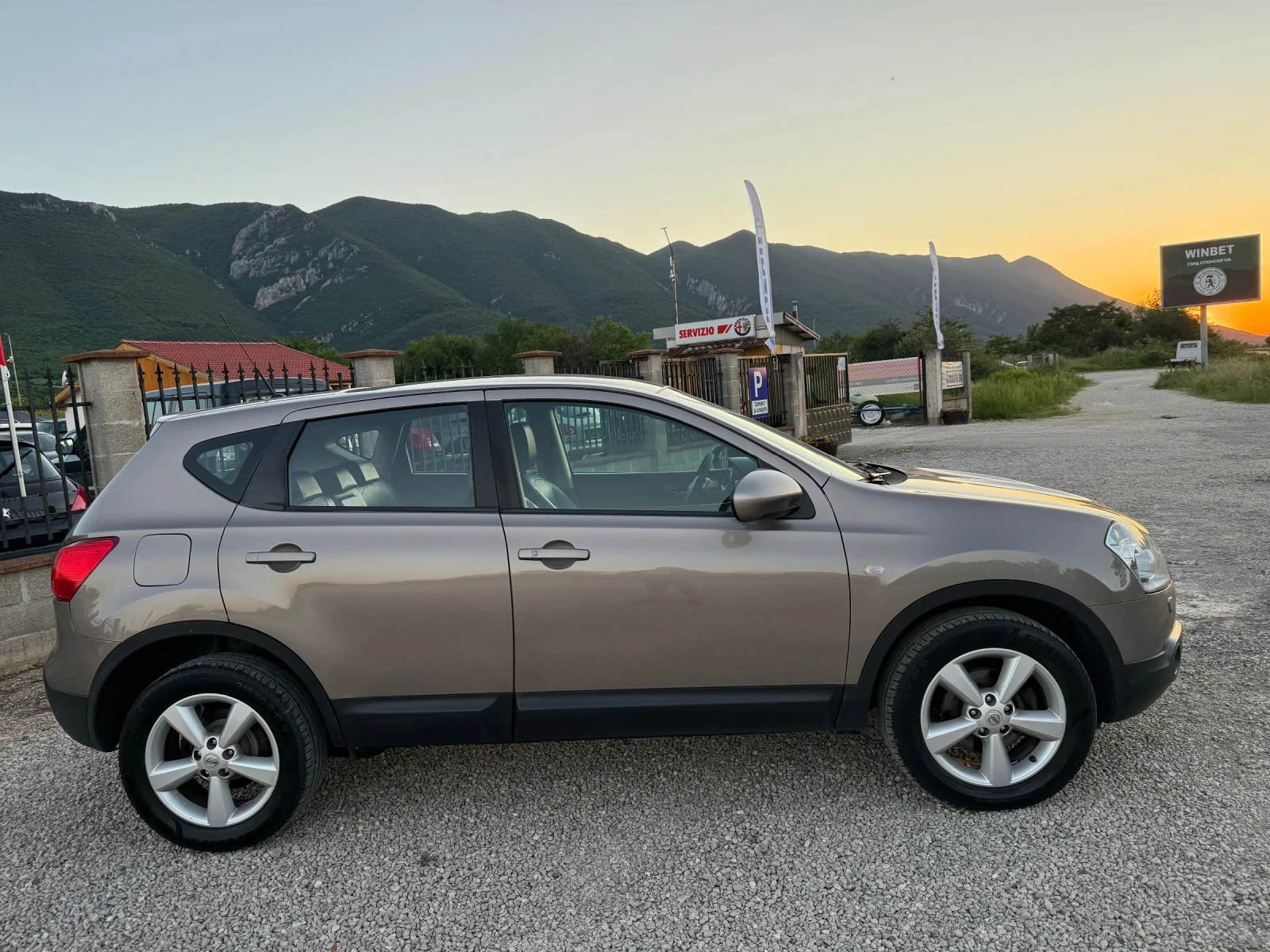 Nissan Qashqai 2.0 DCI 150 к.с 4х4, снимка 6 - Автомобили и джипове - 54719653