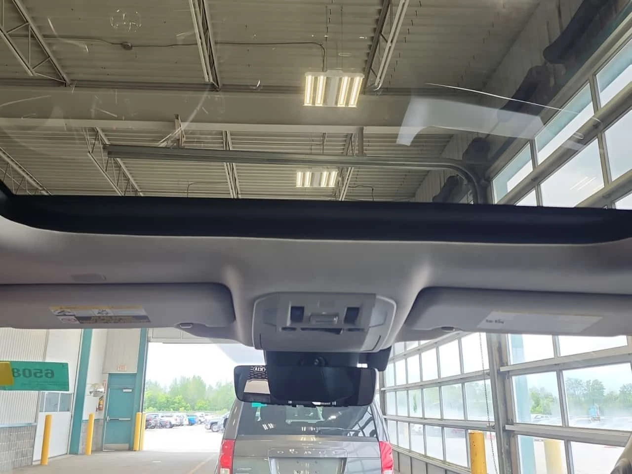 Toyota Highlander PLATINUM /ПОДГРЕВ/ПАНО/HUD/CARFAX/ФИНАНСИРАНЕ, снимка 12 - Автомобили и джипове - 55013869