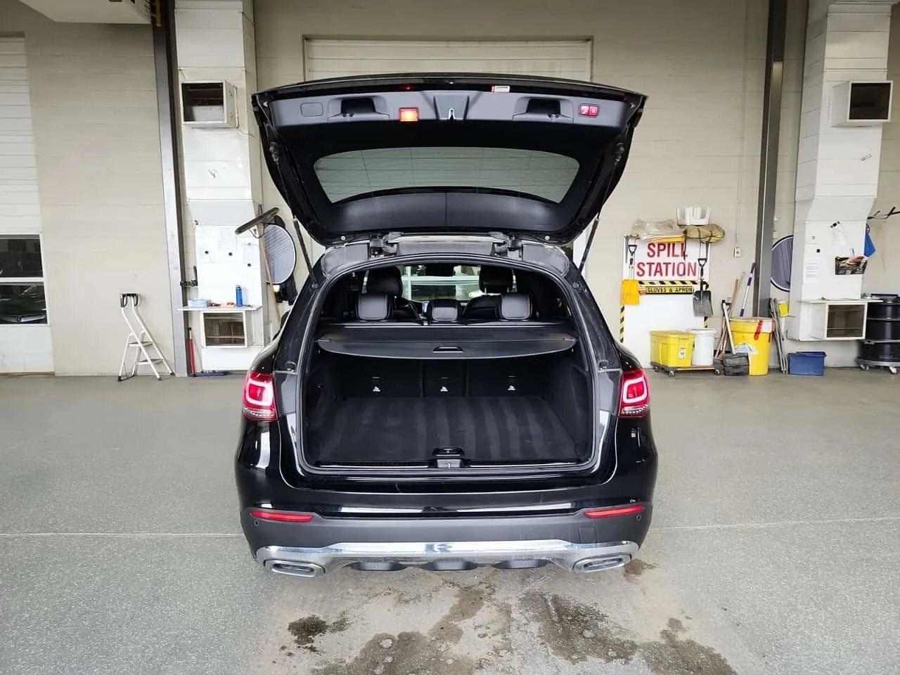 Mercedes-Benz GLC 300 DISTRONIC| PANO| 360CAM| CARFAX, снимка 16 - Автомобили и джипове - 55046945