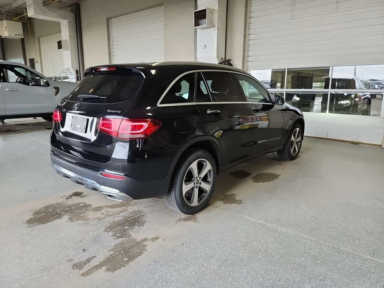 Mercedes-Benz GLC 300 DISTRONIC| PANO| 360CAM| CARFAX, снимка 11 - Автомобили и джипове - 55046945