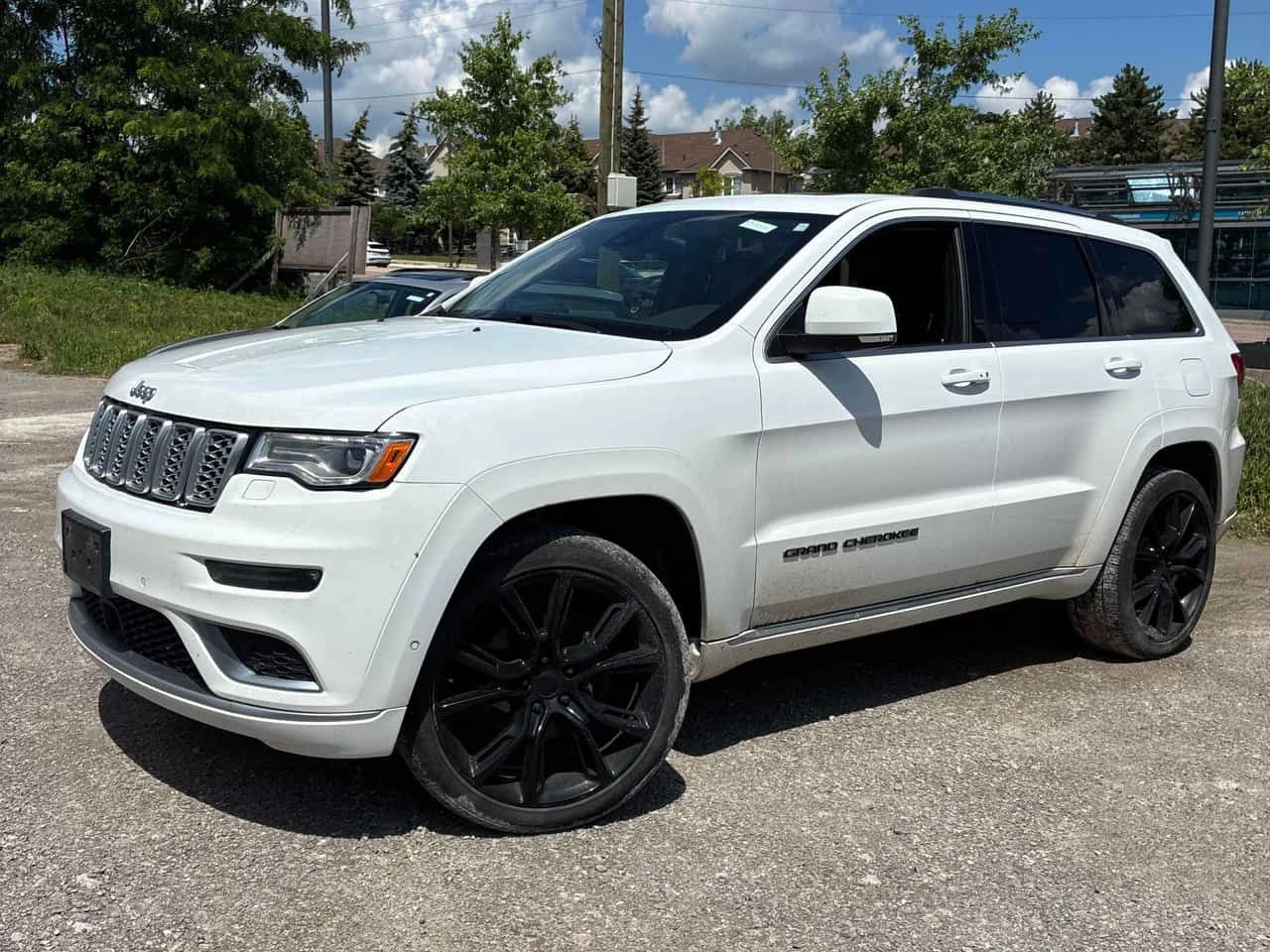 Jeep Grand cherokee * Summit * CARFAX * ОПЦИЯ ЗА ФИНАНСИРАНЕ , снимка 2 - Автомобили и джипове - 55303745