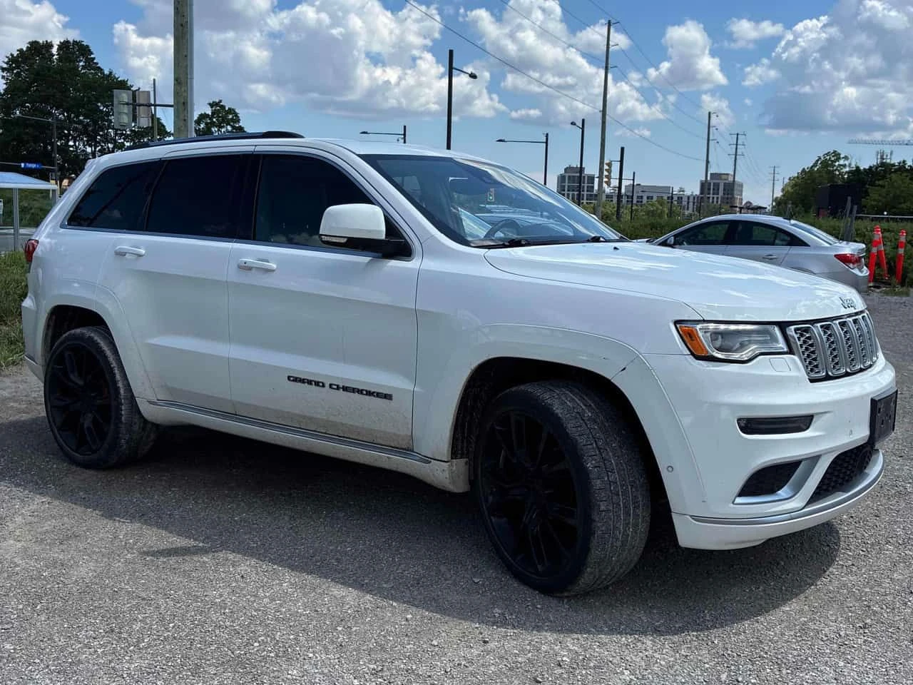 Jeep Grand cherokee * Summit * CARFAX * ОПЦИЯ ЗА ФИНАНСИРАНЕ , снимка 3 - Автомобили и джипове - 55303745
