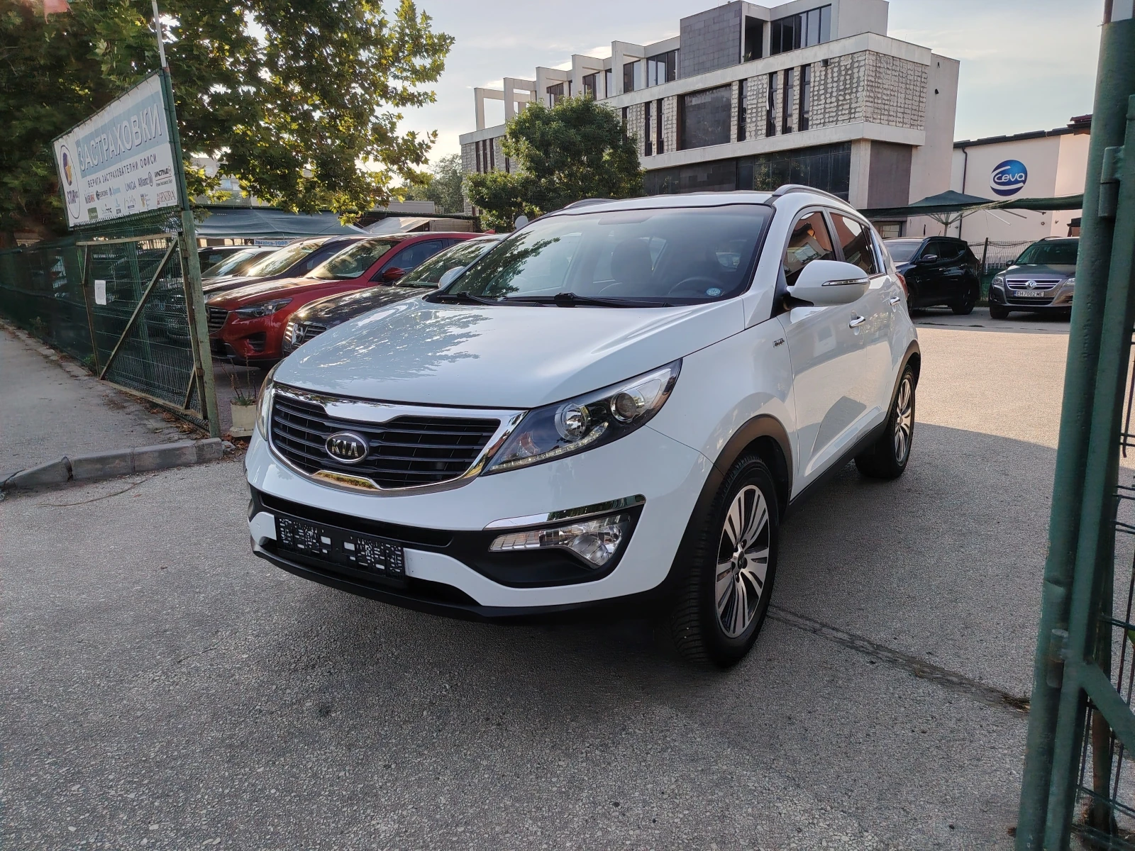 Kia Sportage 2.0 BARTER 184, снимка 3 - Автомобили и джипове - 55367943