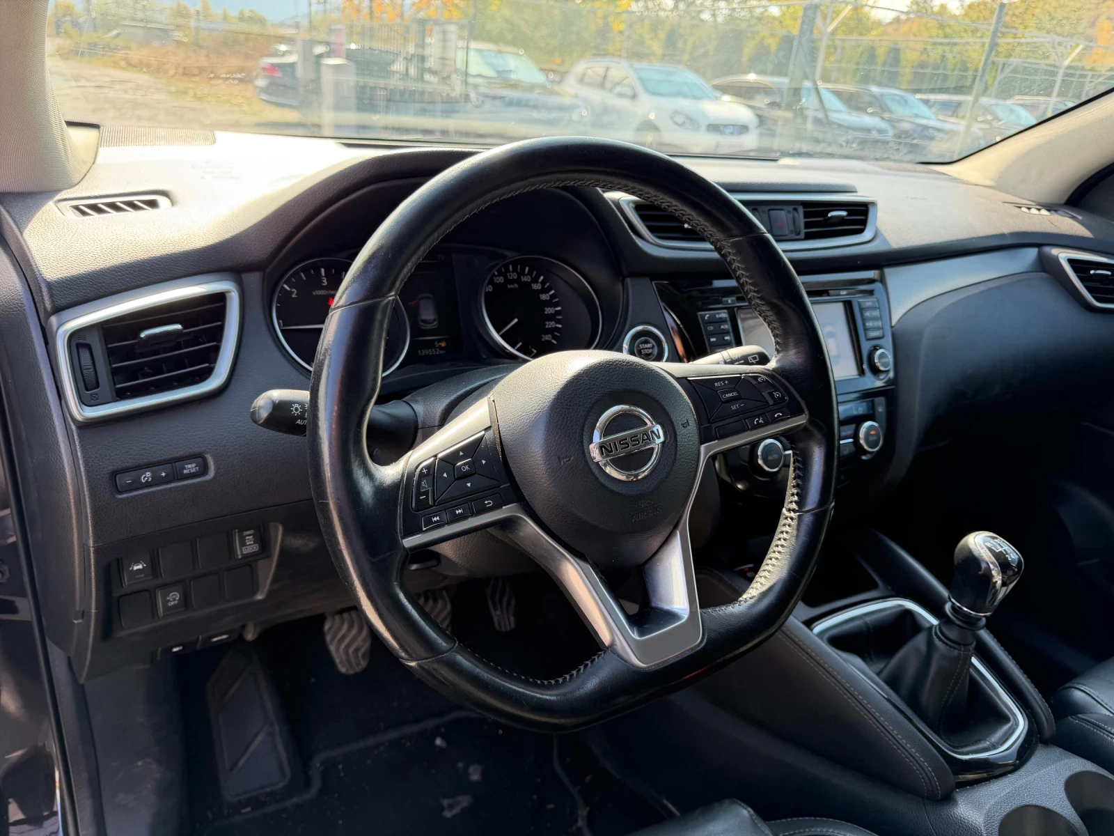 Nissan Qashqai  1.6 DCI 4WD  * Park Assistant * 360 Camera  | Mobile.bg � ����������� 12