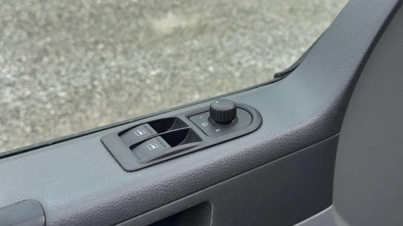 VW Transporter 2.5TDi 4х4 8+ 1места Klima 6ск., снимка 9 - Бусове и автобуси - 53593639