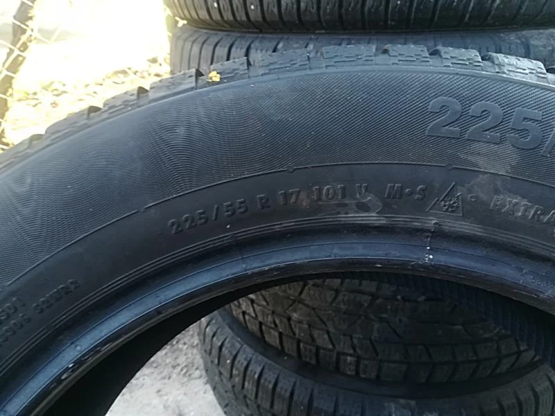 Гуми Зимни 225/55R17, снимка 7 - Гуми и джанти - 24082314