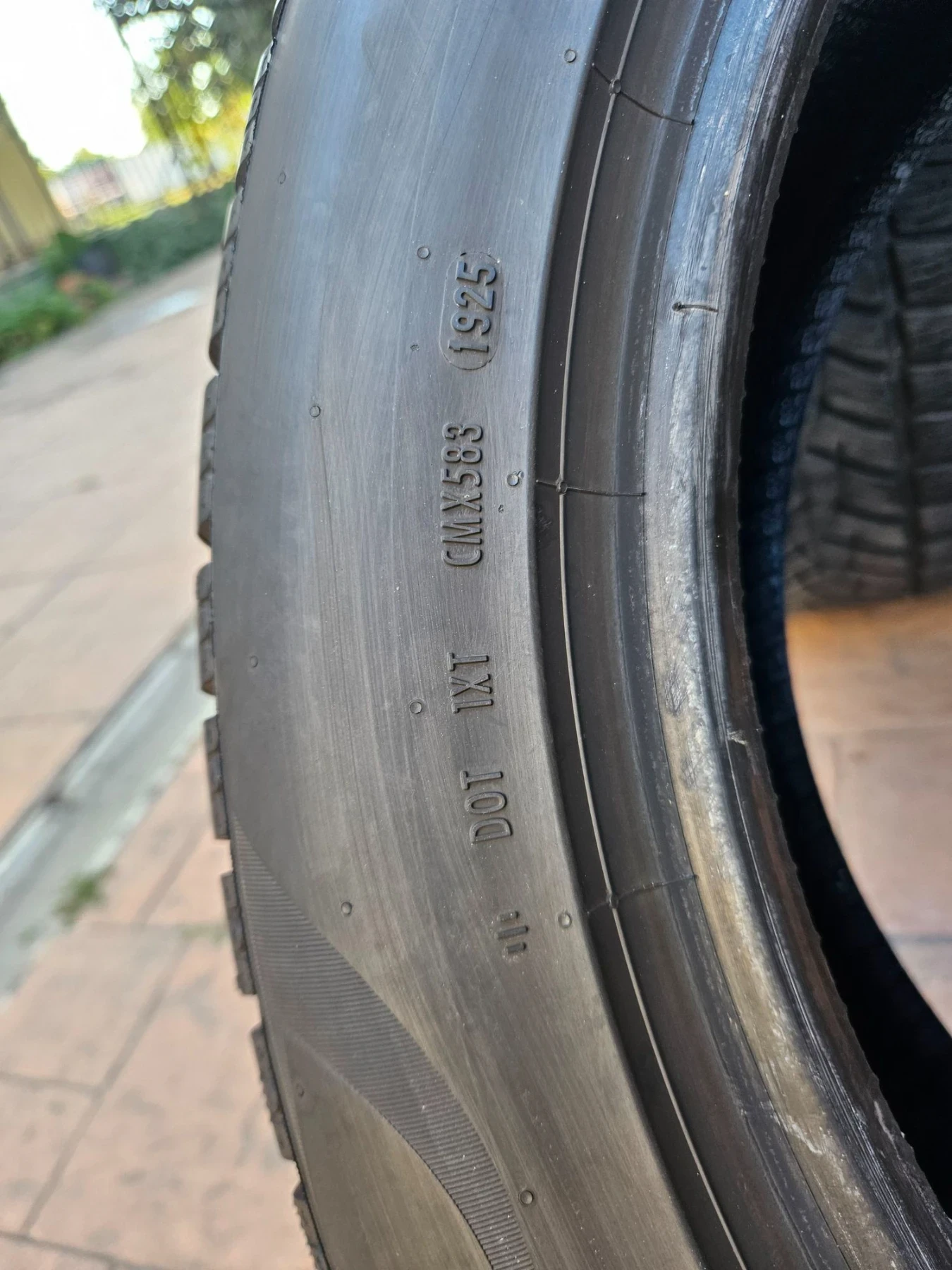 Гуми Зимни 225/55R19, снимка 11 - Гуми и джанти - 56121299