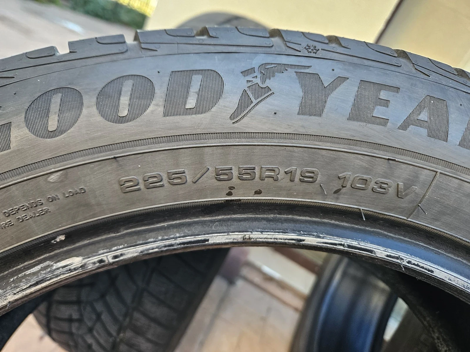 Гуми Зимни 225/55R19, снимка 13 - Гуми и джанти - 56121299
