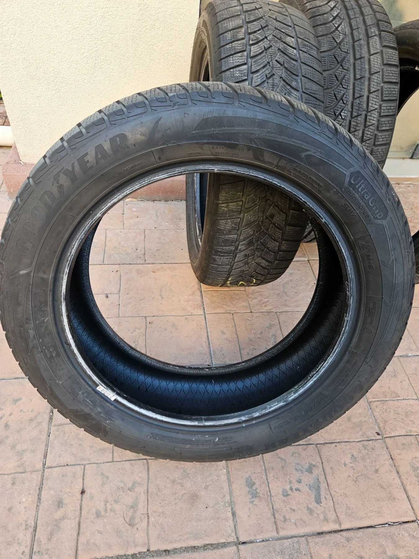 Гуми Зимни 225/55R19, снимка 16 - Гуми и джанти - 56121299