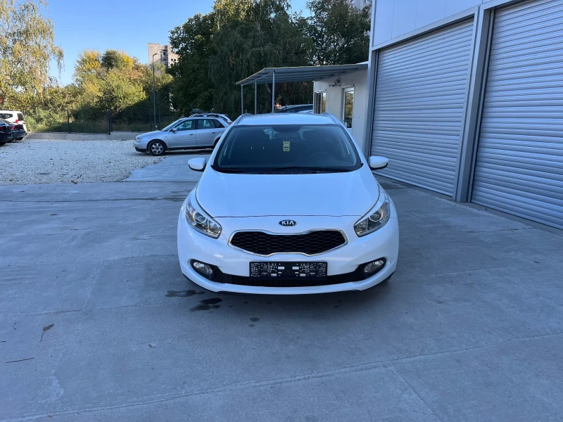 Kia Ceed 1.4 газ, снимка 2 - Автомобили и джипове - 47632249