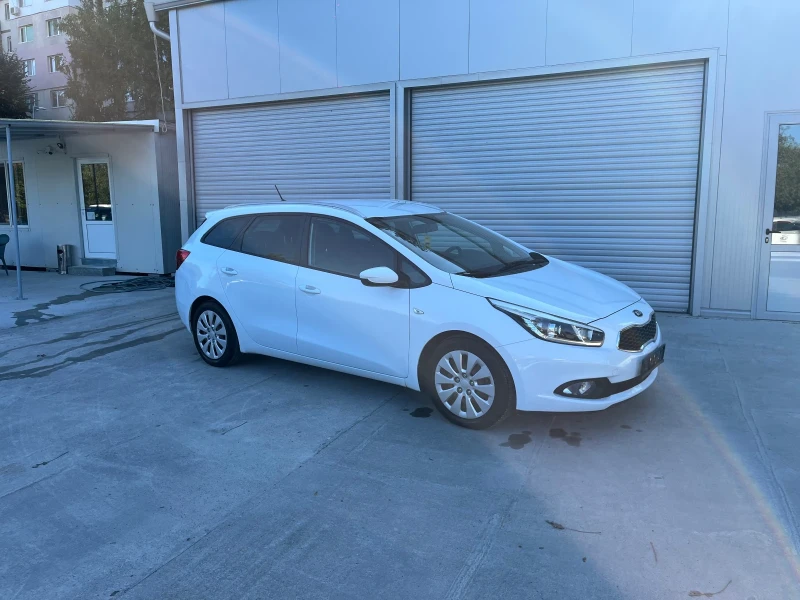 Kia Ceed 1.4 газ, снимка 6 - Автомобили и джипове - 47632249