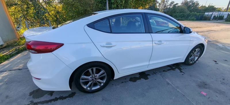 Hyundai Elantra, снимка 3 - Автомобили и джипове - 48316538